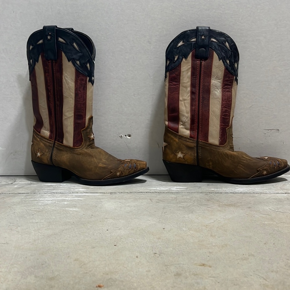 Laredo woman American flag cowboy boots!